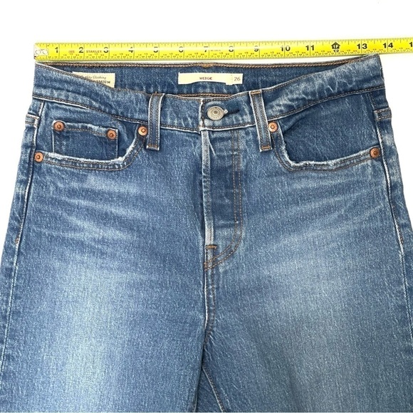 Levi's Premium Woman Wedge Distress Ripped Denim Jeans Size 26 - Picture 9 of 16